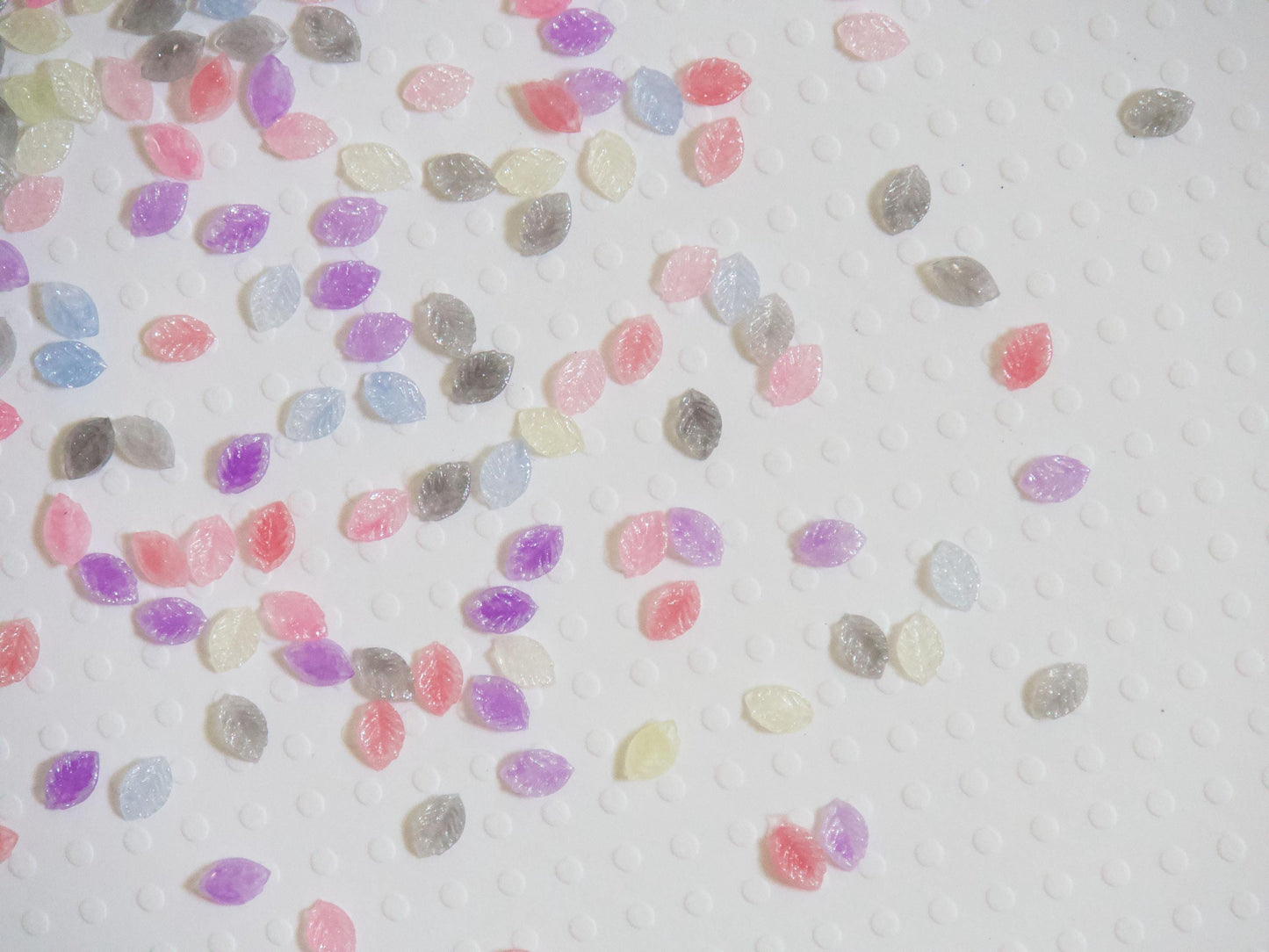 100pcs Leaf Nail Charm/ Colorful Leaves UV Resin Supply/ Small Natural Leaf Decal for DIY Crafts and Floral Accessories