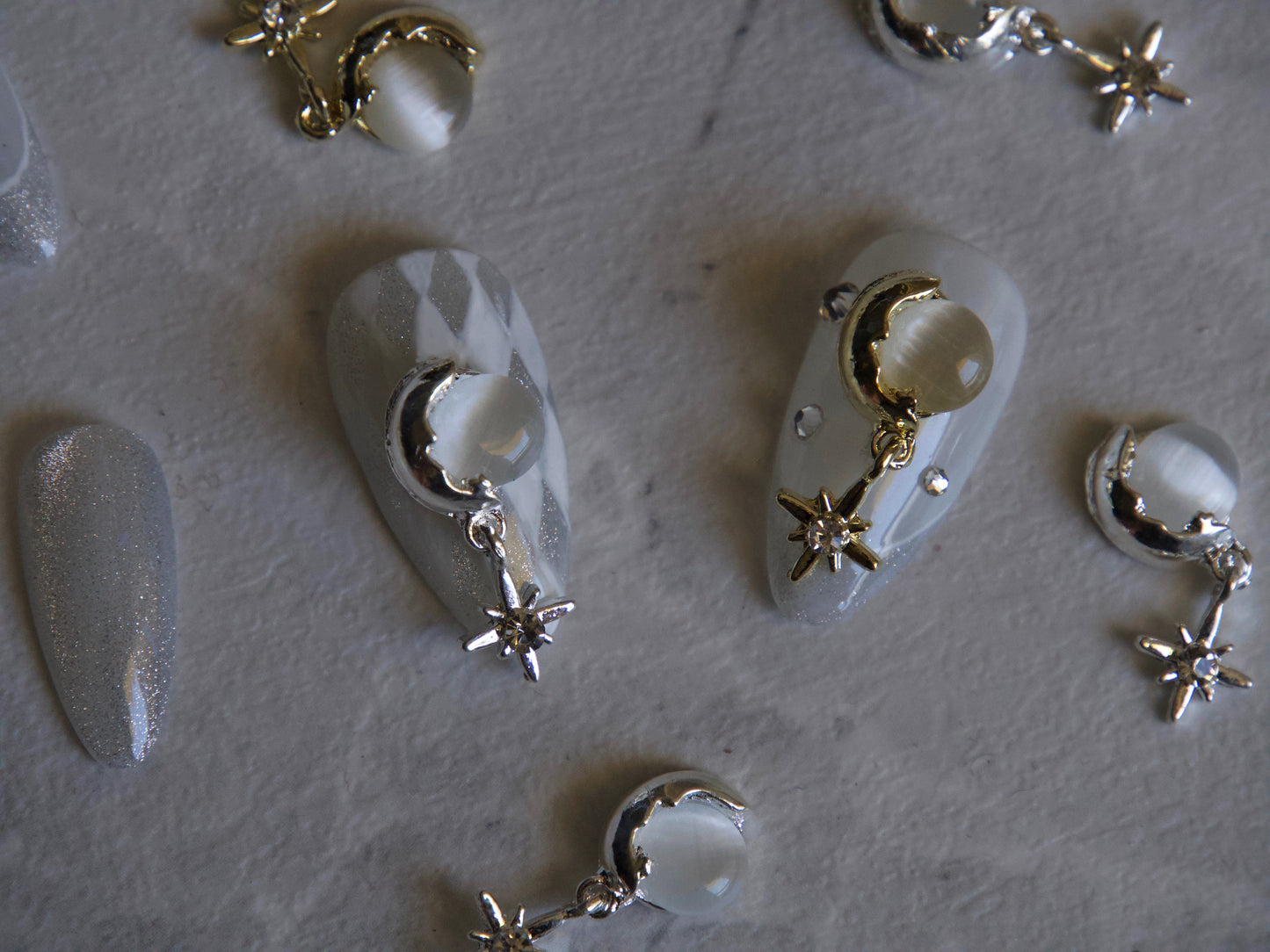 2pcs 3D Moon & Star Cat Eye Stone Nail Decals/ Silver gold Starry Sky Nail Jewelry decoration