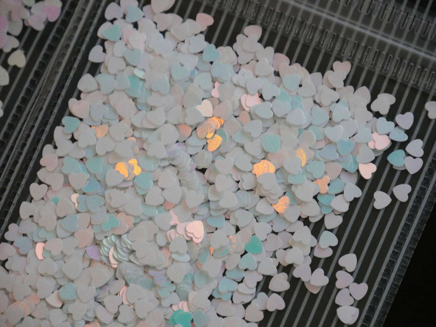 3g Heart Flakes 3D DIY laser Petal Sequins/ Heart shaped glitter flakes for nail design handmade crafts/ Confetti halo glitter sequins