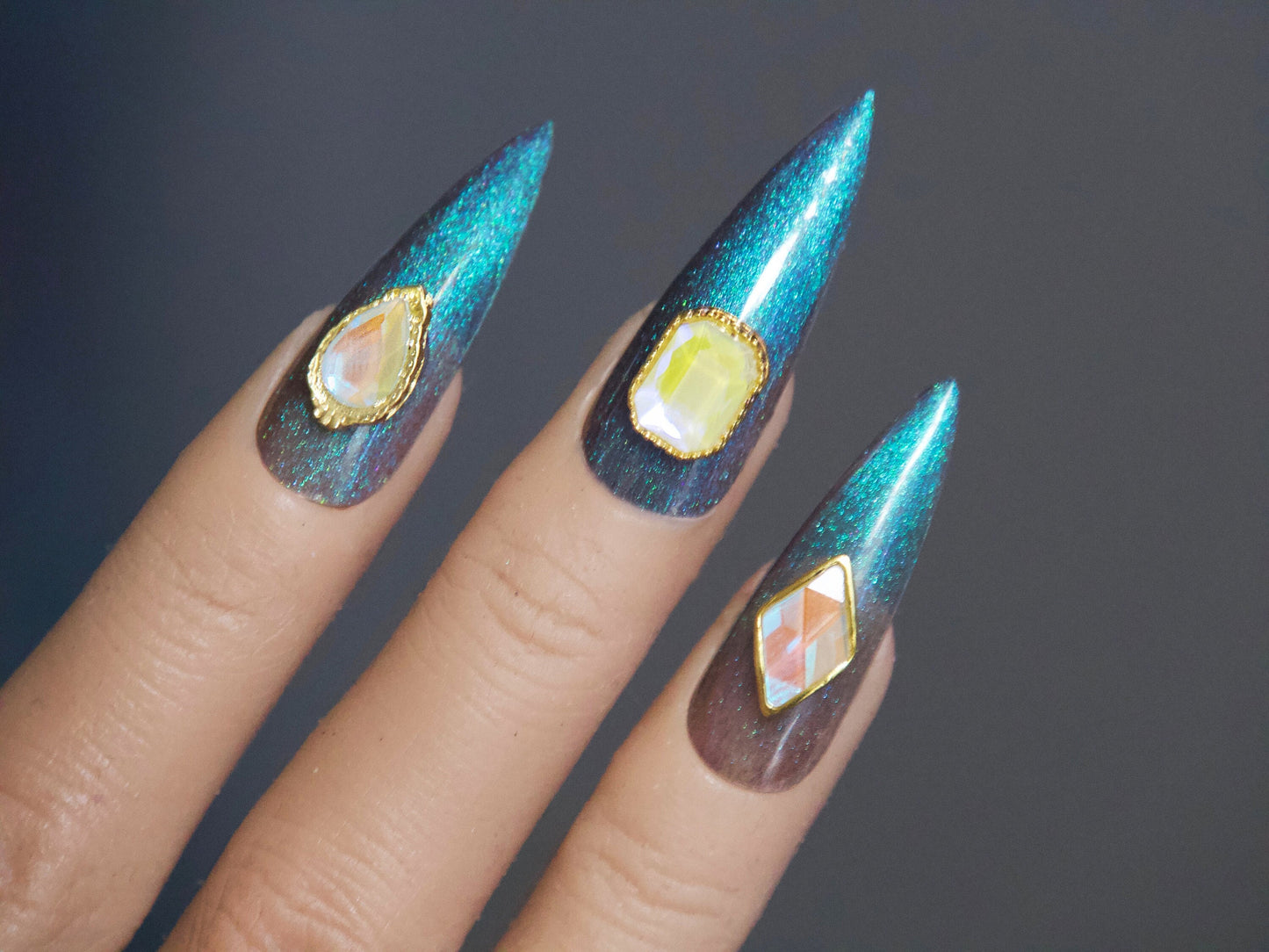 5pcs 3D Aurora Zircon Polar Light Crystal Nail Emerald Diamond/ Ocean Green Blue Geometrical Gold Framed Rhinestone Nail deco Supplies