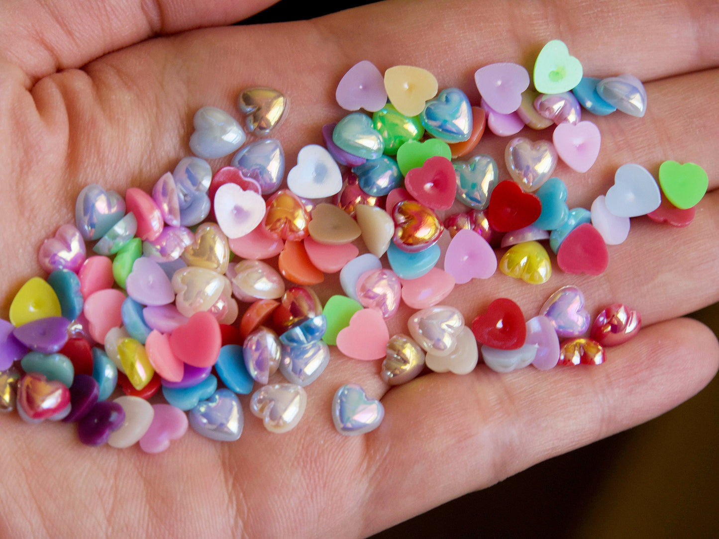 40pcs Iridescent Pearly Heart Shaped Nail Charms Nails Art Decal/ Polar Light 8mm Pearls Nails Decoration Manicure supply