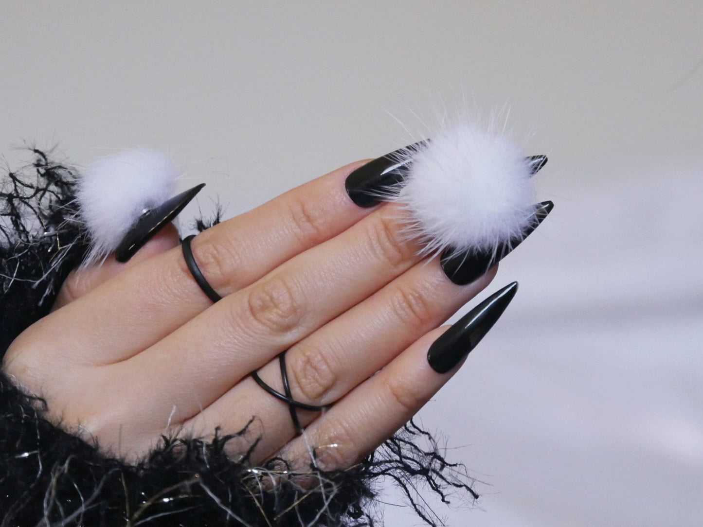 2pcs Nail Pom Pom Magnet Decal