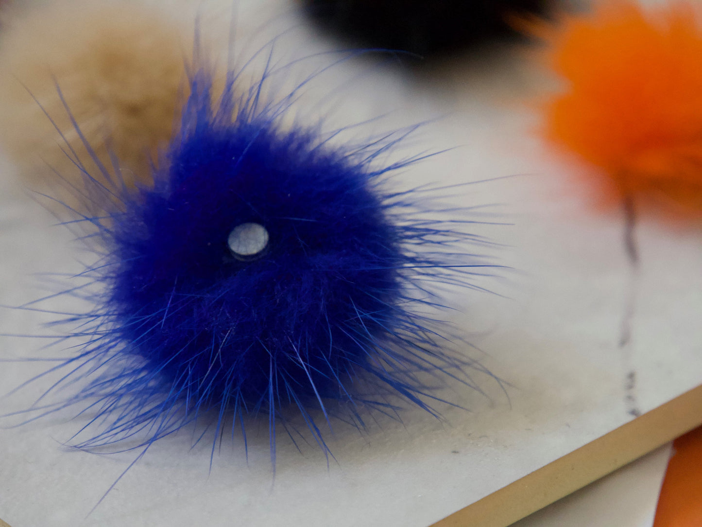2pcs Nail Pom Pom Magnet Decal