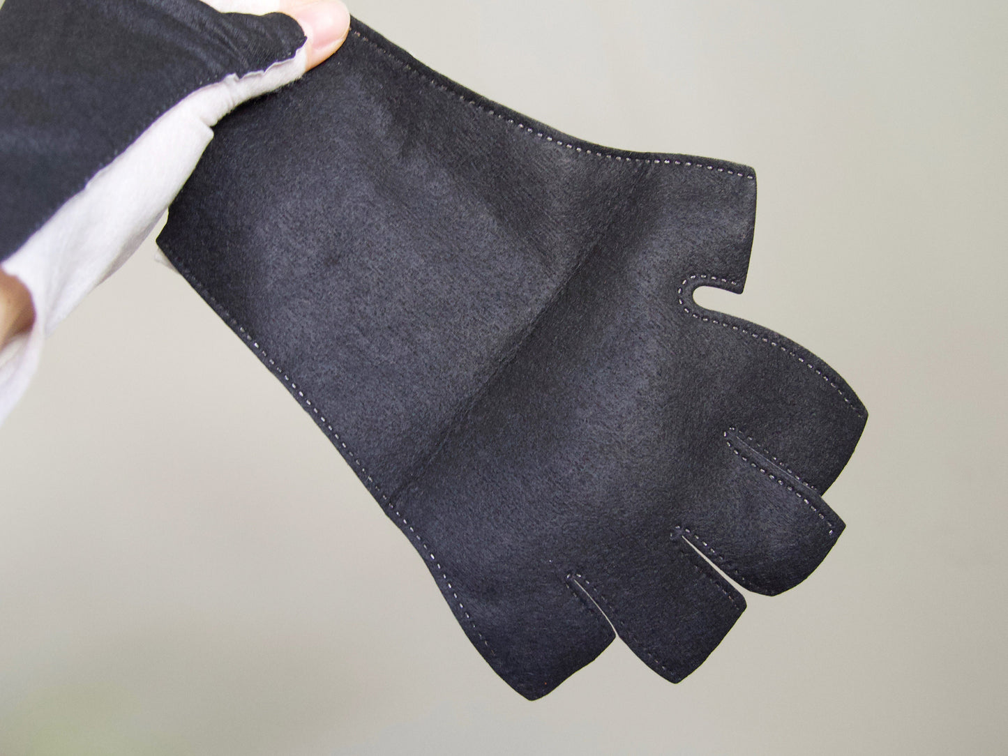 2 pairs UV Resistant Fingerless Gloves