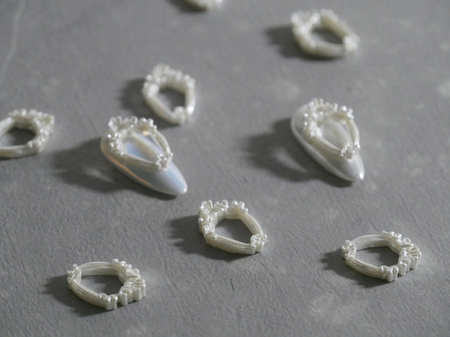 5pcs 3D White Pearly Frame Vintage Nail Decal