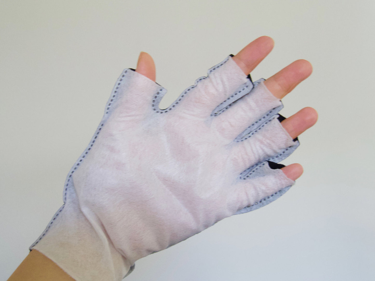2 pairs UV Resistant Fingerless Gloves