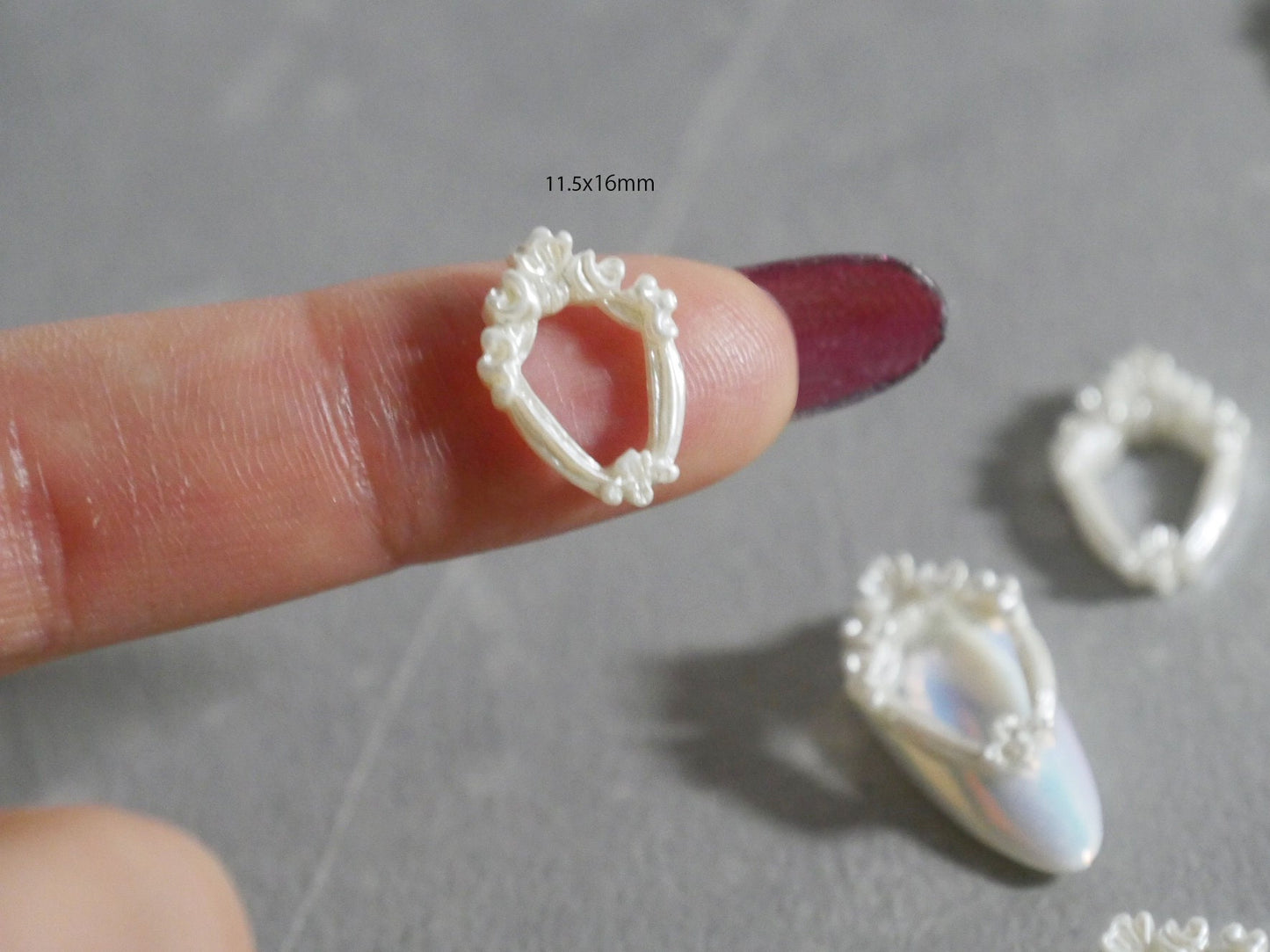 5pcs 3D White Pearly Frame Vintage Nail Decal