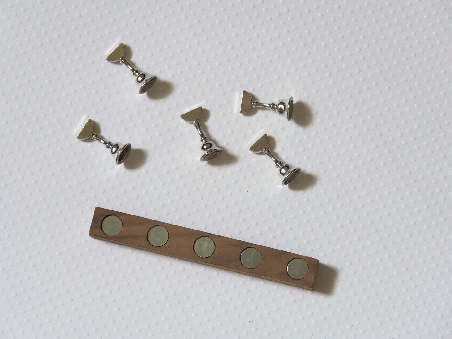 5pcs Wood with Magnets False Nail Display Stand Holder Set/ Magnetic Nail Art Practice Holder/ Press on Nail Shelf Manicure DIY Tools