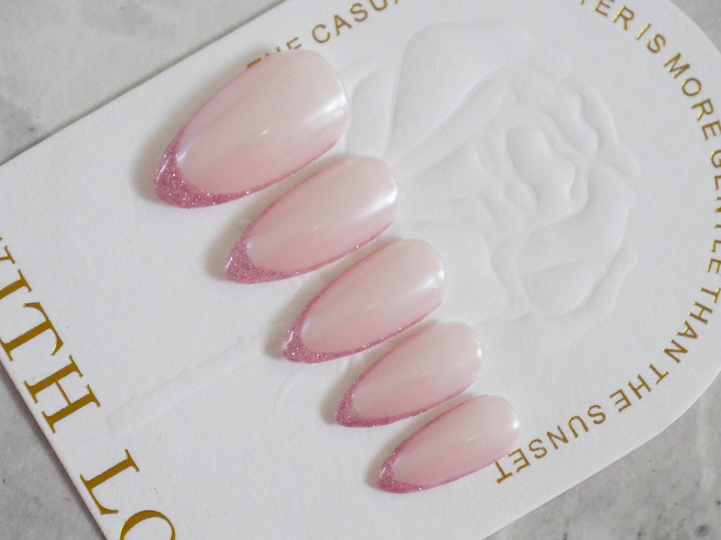 White Pearlescent Glow Chrome Nail Powder Mirror Effect