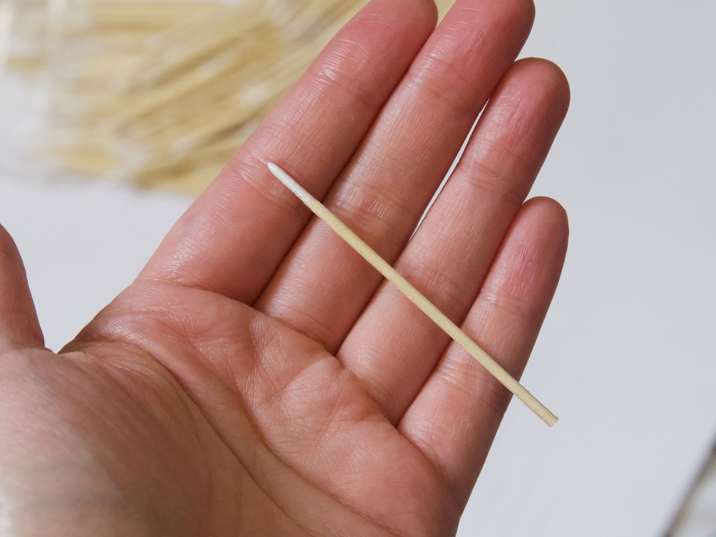 100pcs Lint-Free Disposable Swabs for Nail Art, Gel Cleanup, Lash & Makeup Application