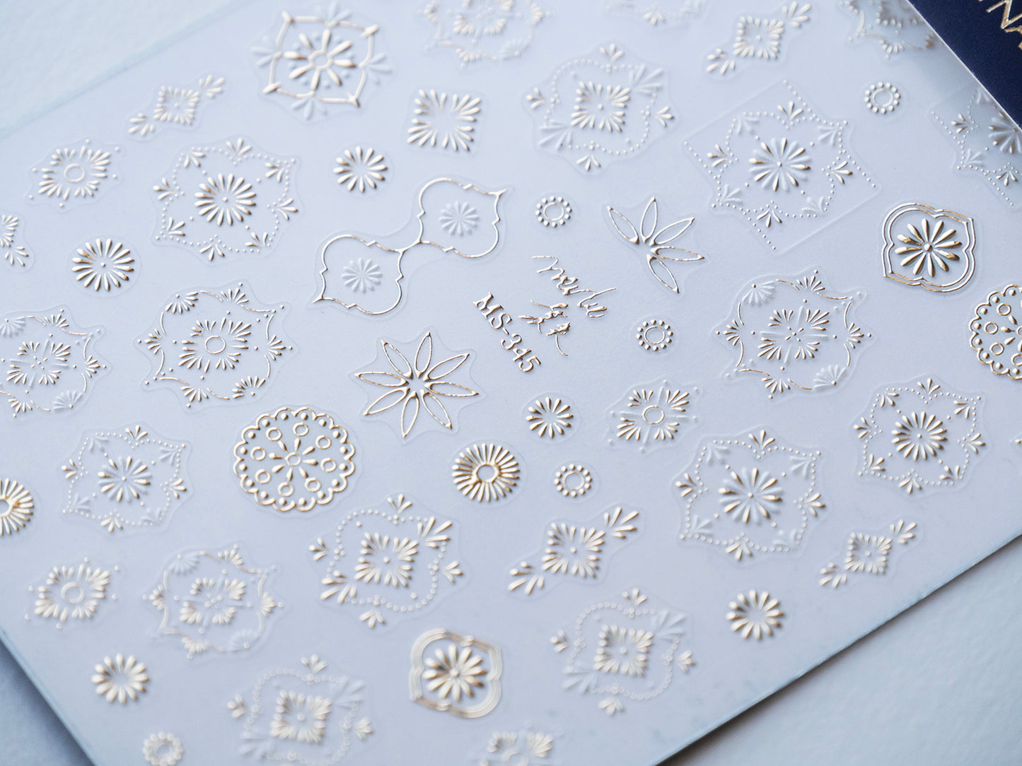 Gold Gilding Damask Floral Nail Stickers, White & Gold Ornamental Vintage Filigree Flower Nails Art