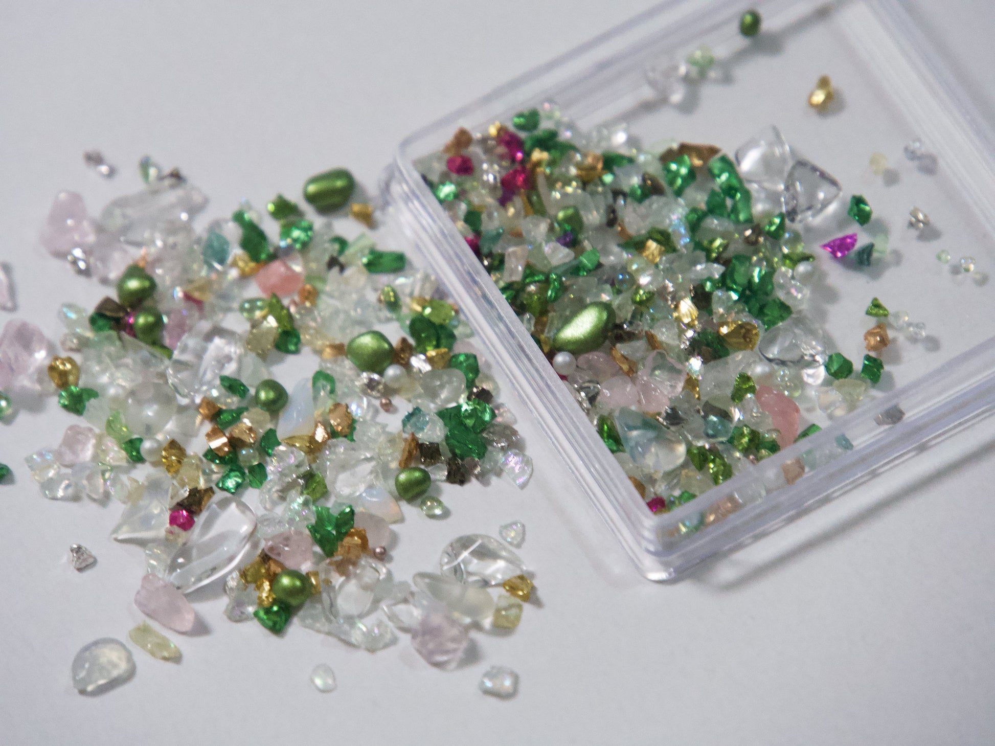 Broken Glass Irregular Pebbles Stones Mix/ Metallic Rocks Crafts Deco Embellishment Studs Crystal Quartz Pearls Mixed Supply Pink Green Blue