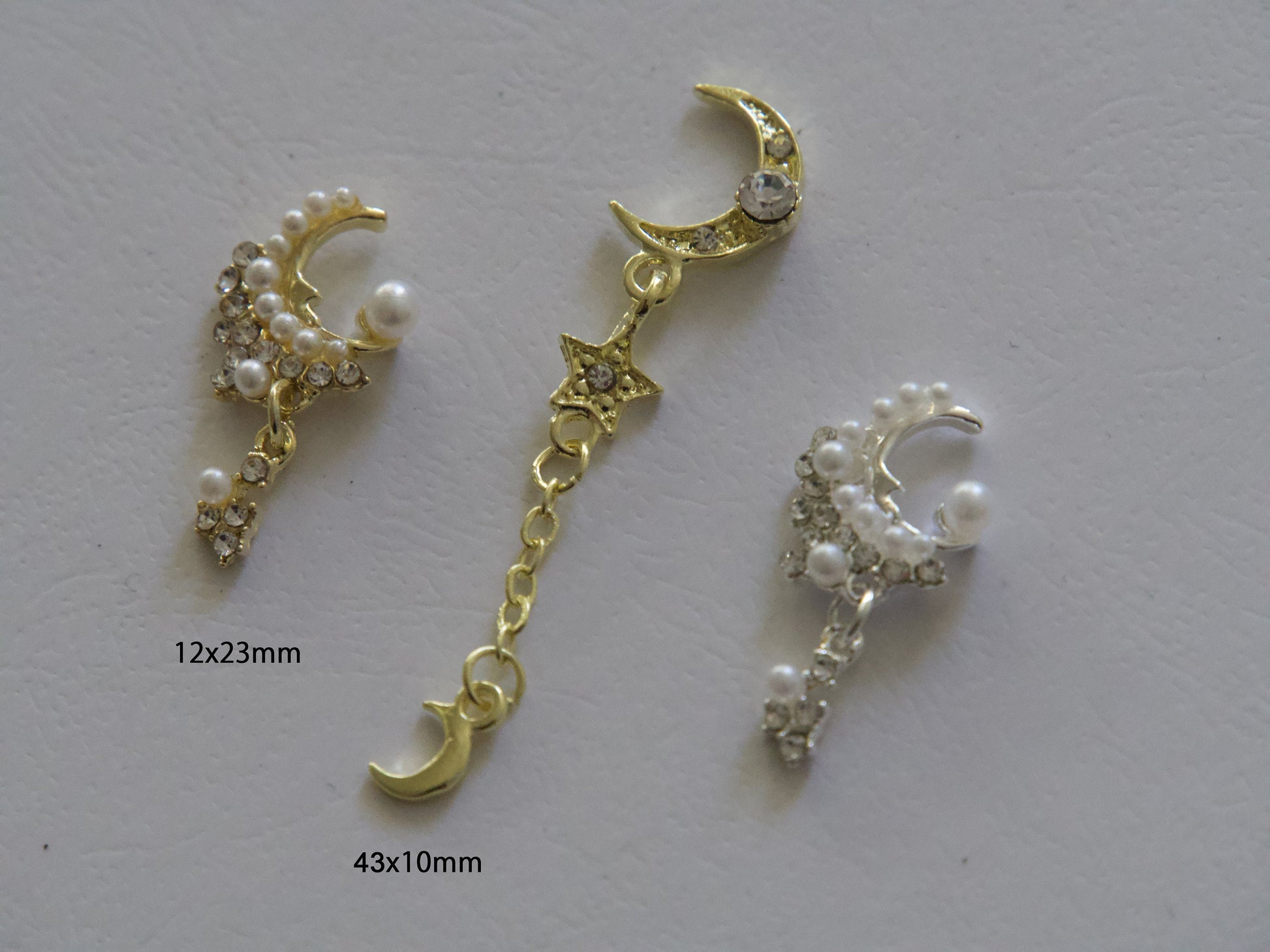 2 pcs 3D Moon dangle nail stud/ Metallic pearl Sailor Moon nail art
