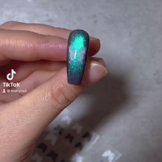 Lace Butterfly Delicate and Intricate Blue Green Purple Magnetic Cat eye Effect Customized Press on Nails