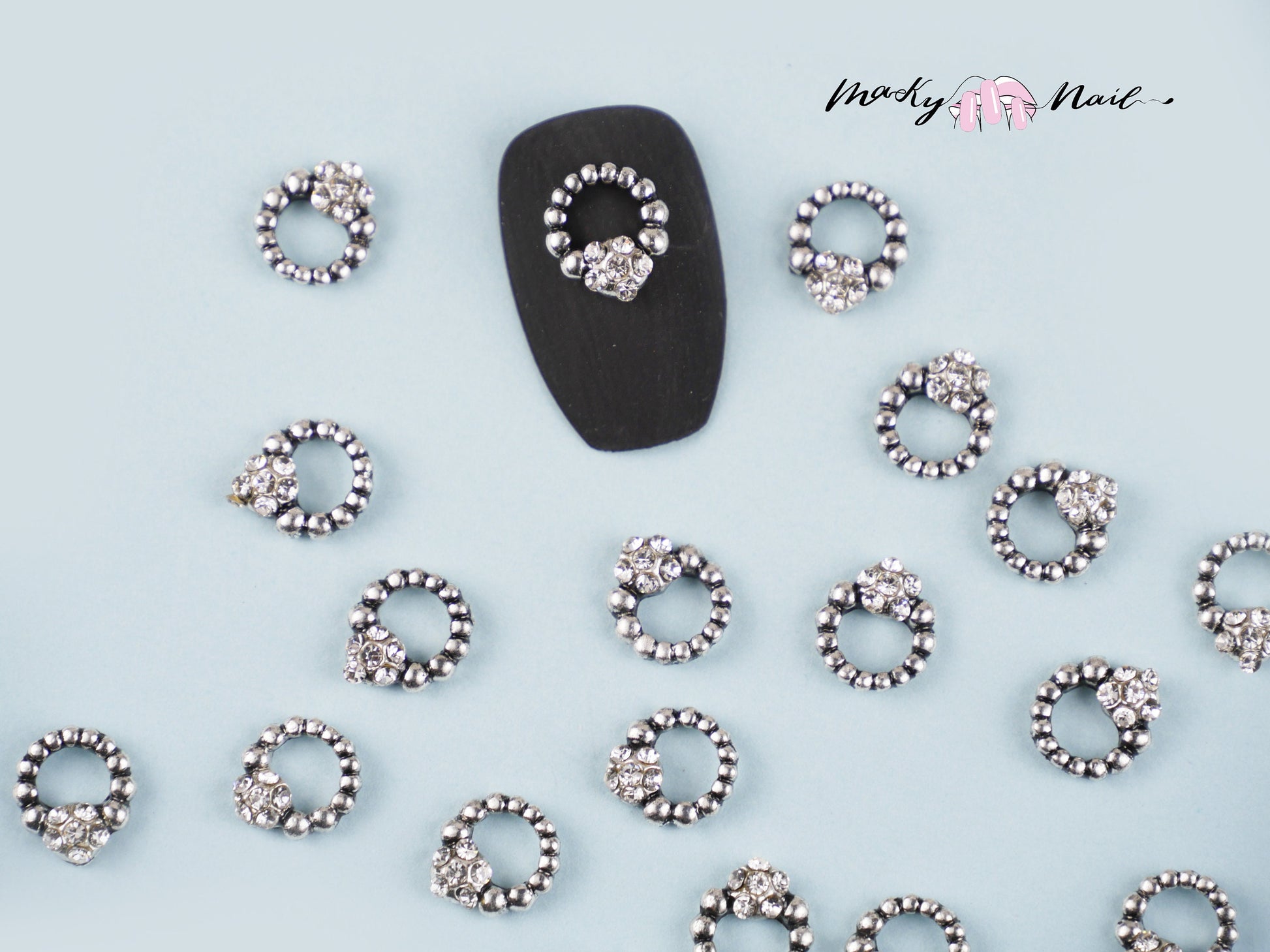 3 pcs vintage wreath design 3D Metallic Rhinestone nail studs / hollow out beads circle charm Nail design nail art