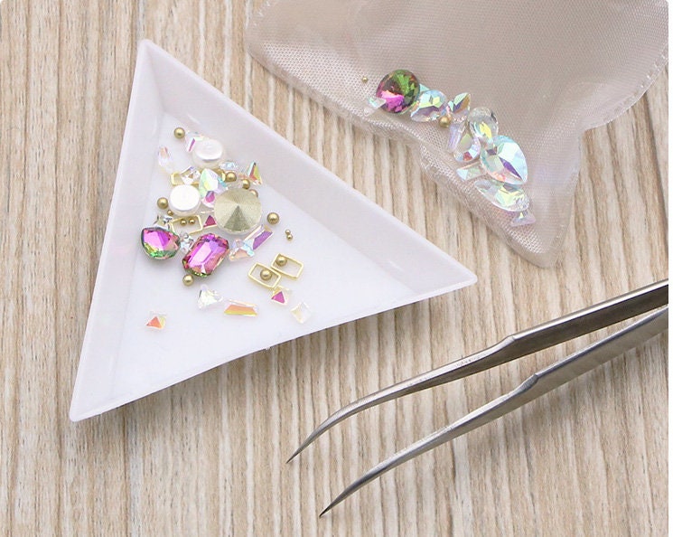 2 pcs Triangle tiny crystal container/ Nail deco plate/ jewelry crystal box/ rhinestone supply placement container/ nail studs storage