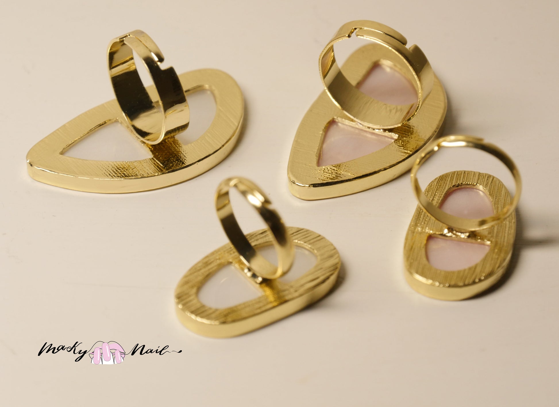 Pinctada Painting Palette Ring/ Golden Edged Mini Finger Dishes Color Mixing UV Gel Polish Paint Tool/ Shell Nail Detailing Design Tool