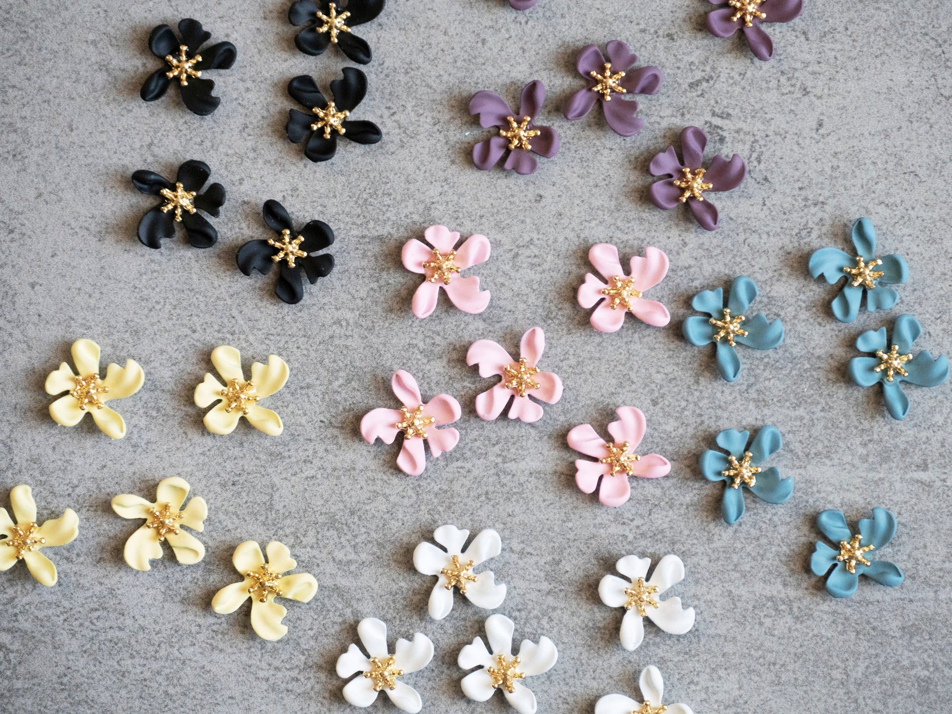5 pcs Asymmetric Sakura flowers nail jewelry /Metallic Lilacs floral nail art charm / 3D nail design decor Supply