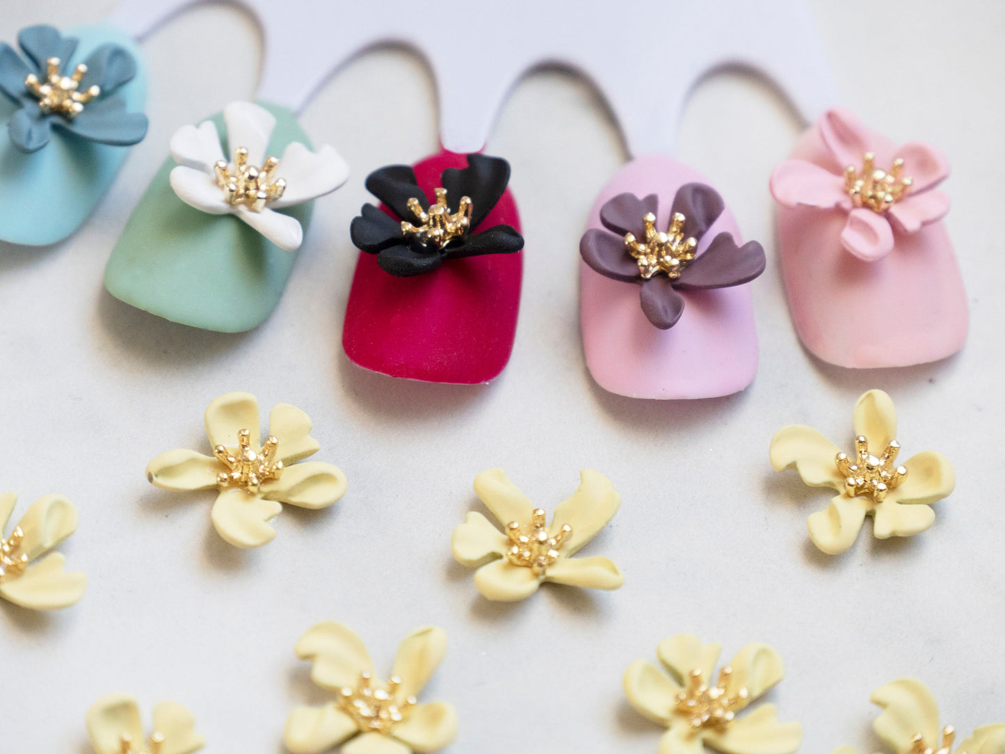 5 pcs Asymmetric Sakura flowers nail jewelry /Metallic Lilacs floral nail art charm / 3D nail design decor Supply