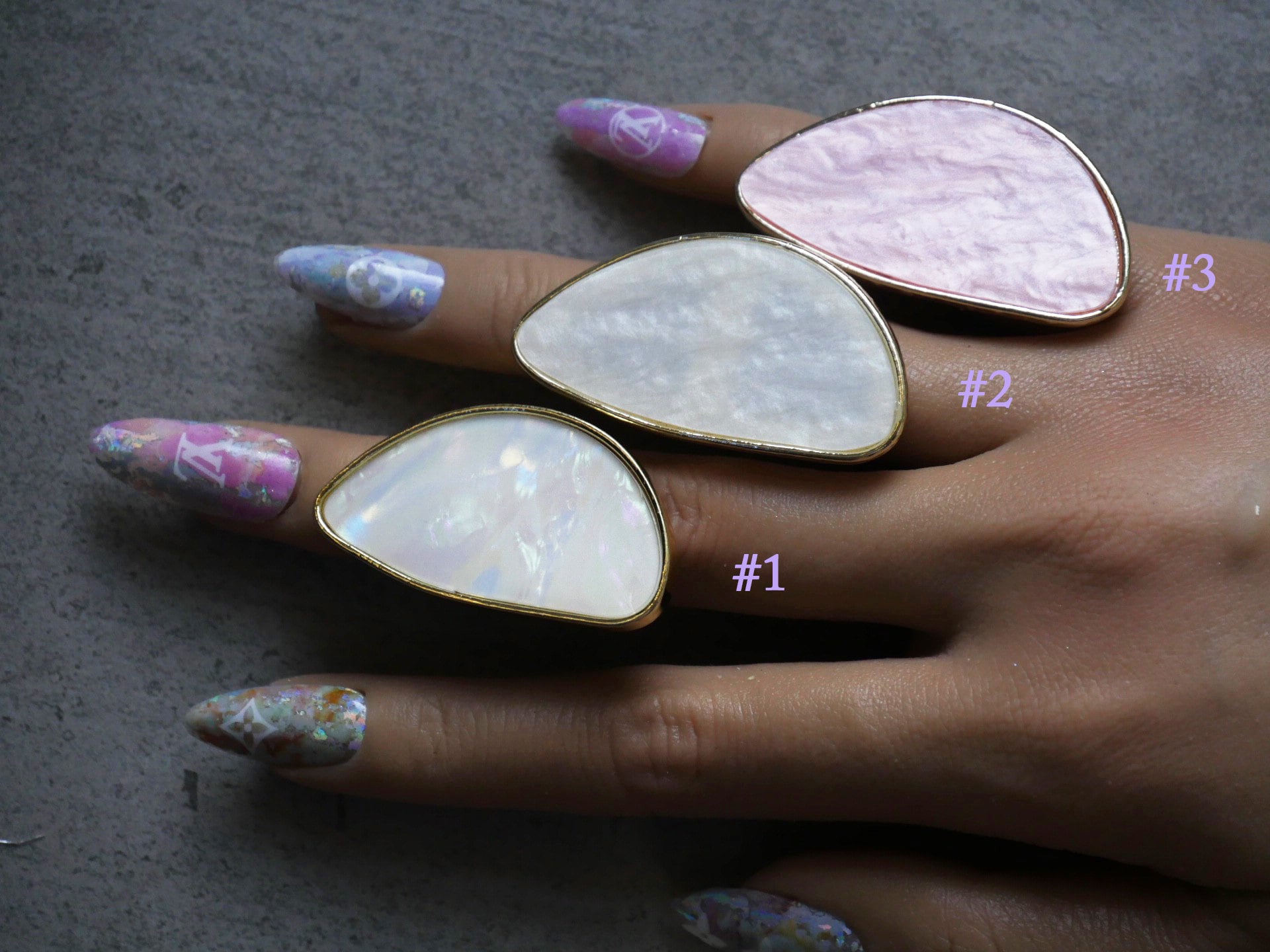Pinctada Painting Palette Ring/ Golden Edged Mini Finger Dishes Color Mixing UV Gel Polish Paint Tool/ Shell Nail Detailing Design Tool