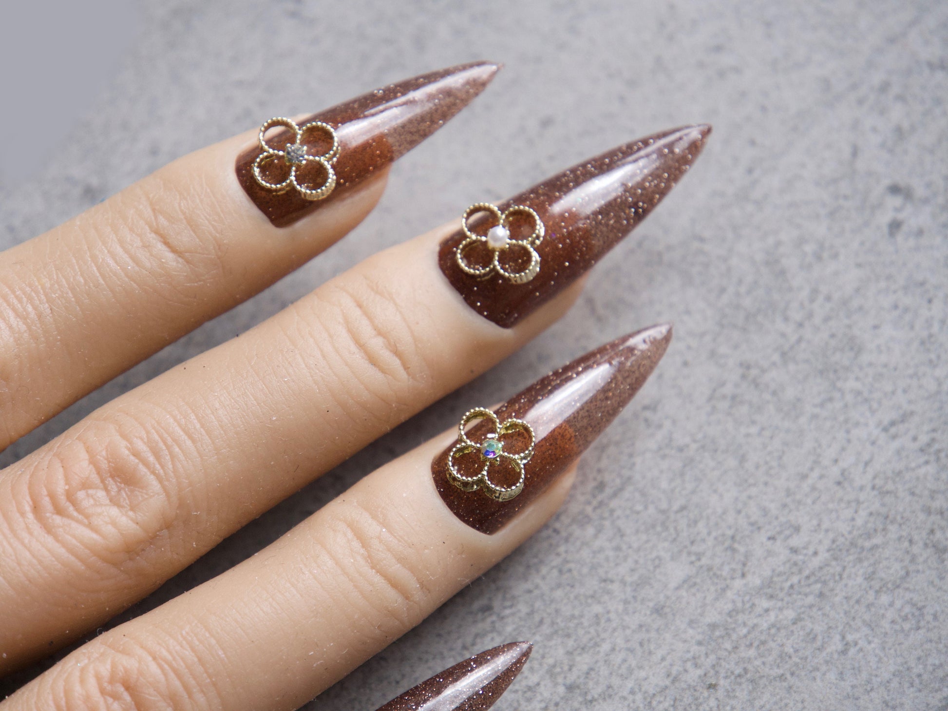 5 pcs 3D Nail Decals /Metallic Four Leaf Clover Floral nail art Charm