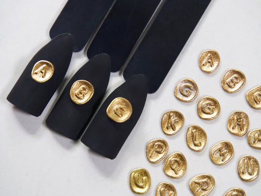 2pcs Letter for Nail Art/ Sealing Wax Style Vintage A-Z English Letters Antique Gold 3D Metallic nail studs