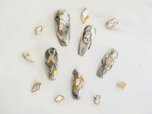 18k gold White Turquoise Quartz stone gem with Zircons nail Jewelry/ Marble charm Nail DIY deco/ Golden white rock quartz supply nail art