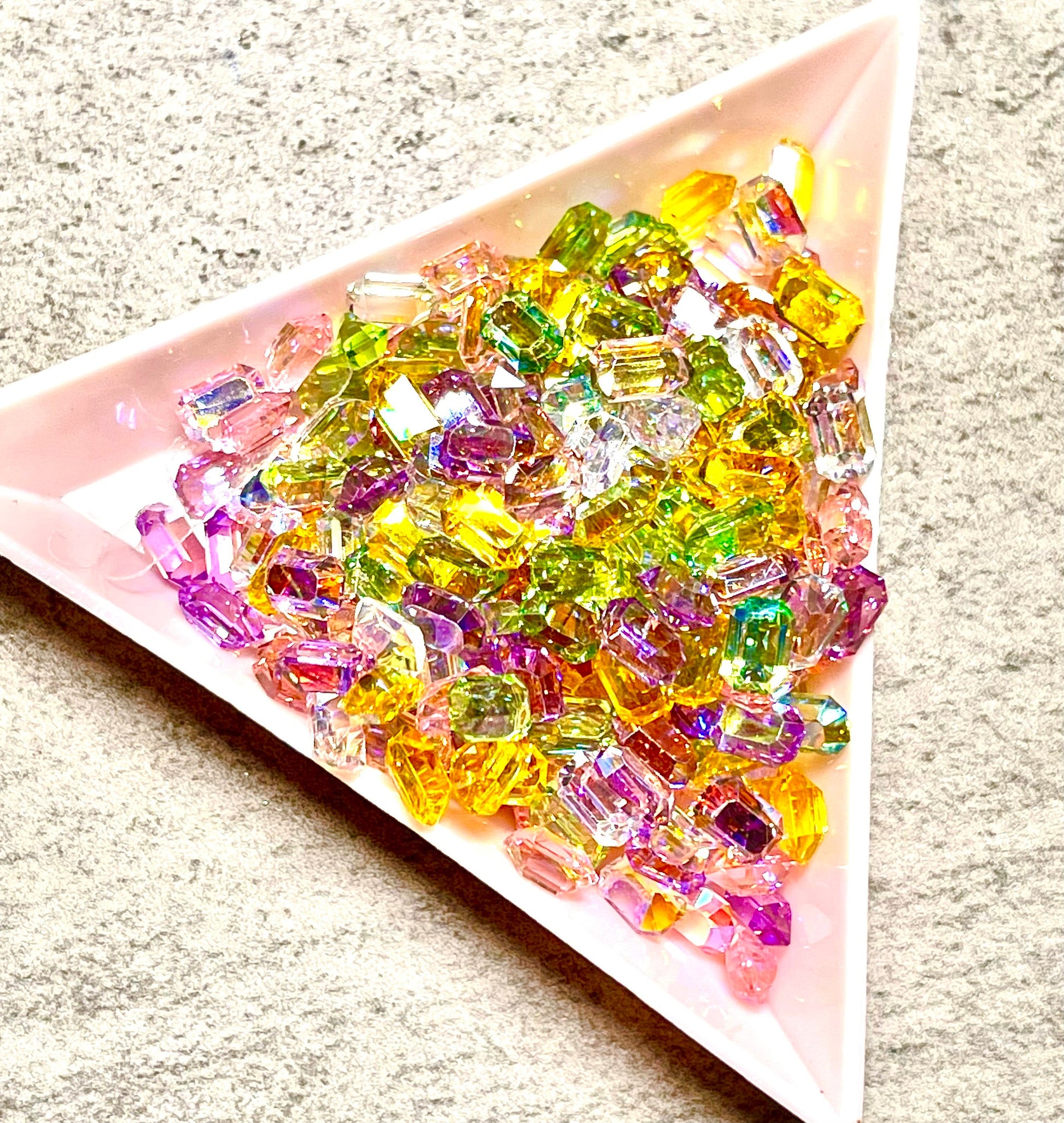 20 pcs emerald nail deco/ Mixed color resin diamond crystal 3D long rhinestones