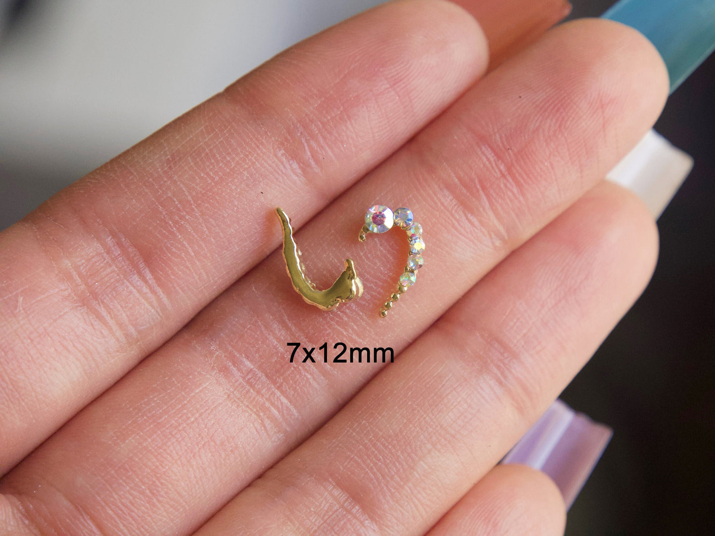 4pcs Half Heart 3D Nail Ornament Decal/ Half Broken Hearts Set Nail Jewelry Studs Nail Supply
