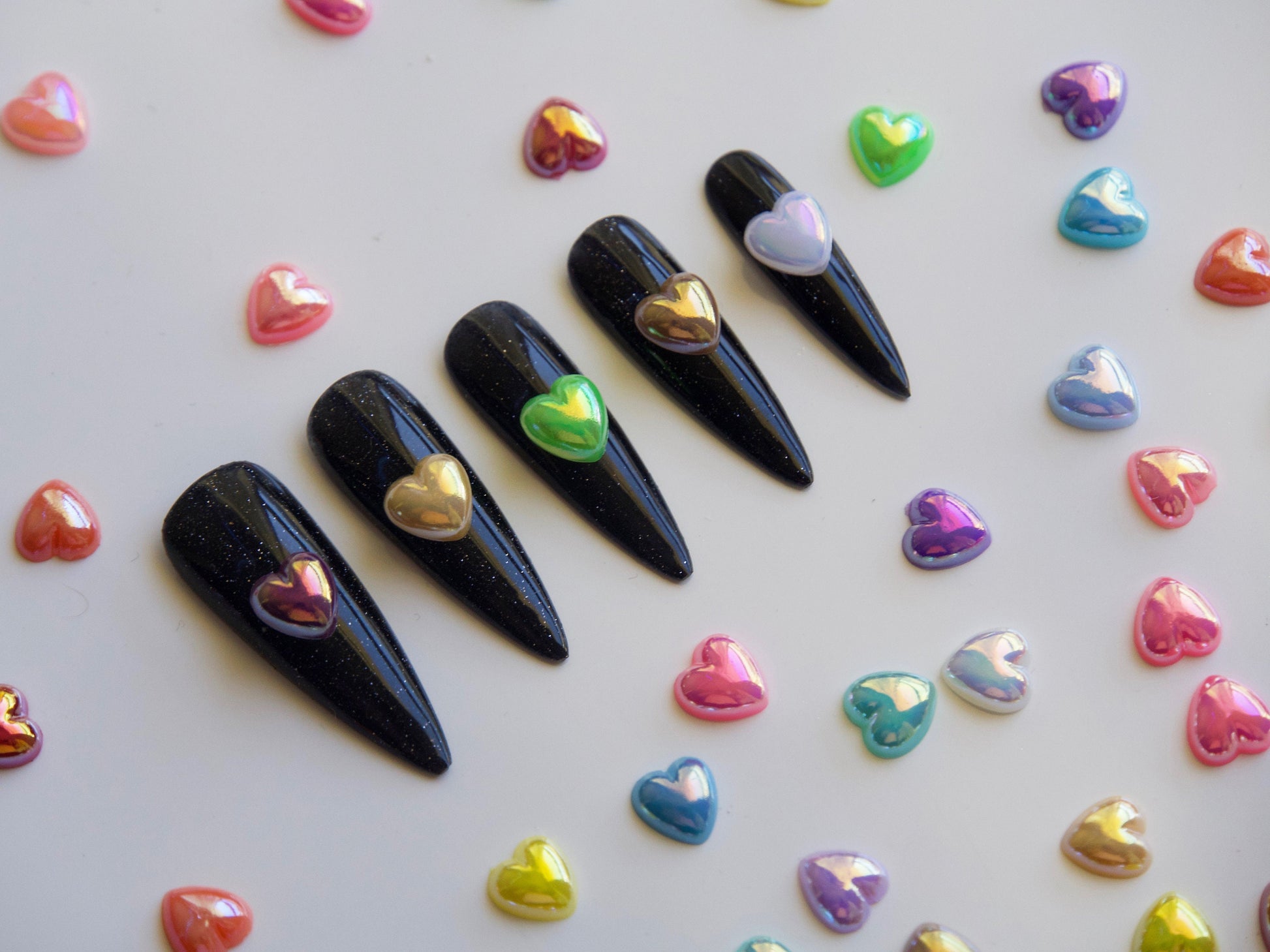 40pcs Iridescent Pearly Heart Shaped Nail Charms Nails Art Decal/ Polar Light 8mm Pearls Nails Decoration Manicure supply