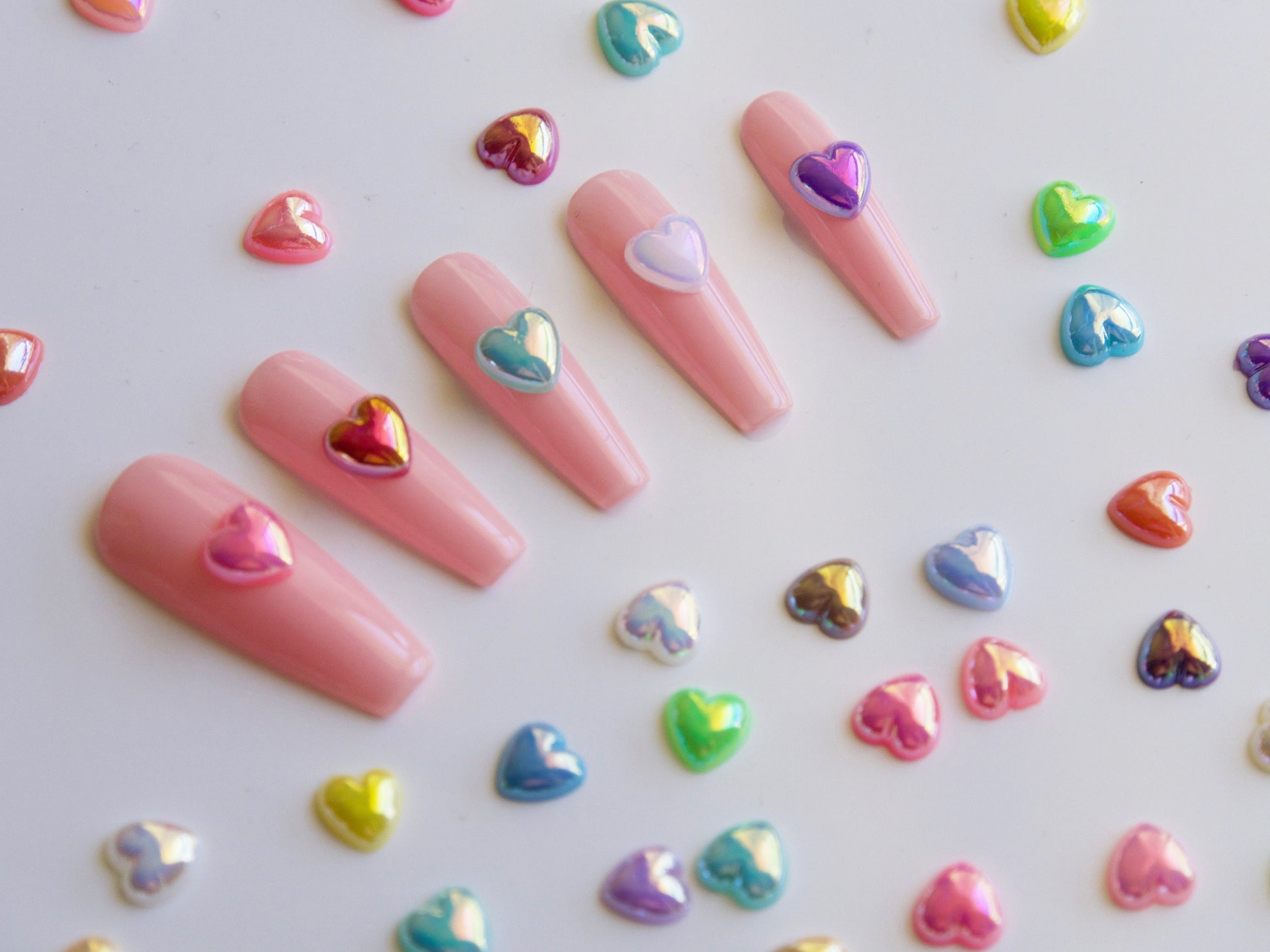 40pcs Iridescent Pearly Heart Shaped Nail Charms Nails Art Decal/ Polar Light 8mm Pearls Nails Decoration Manicure supply
