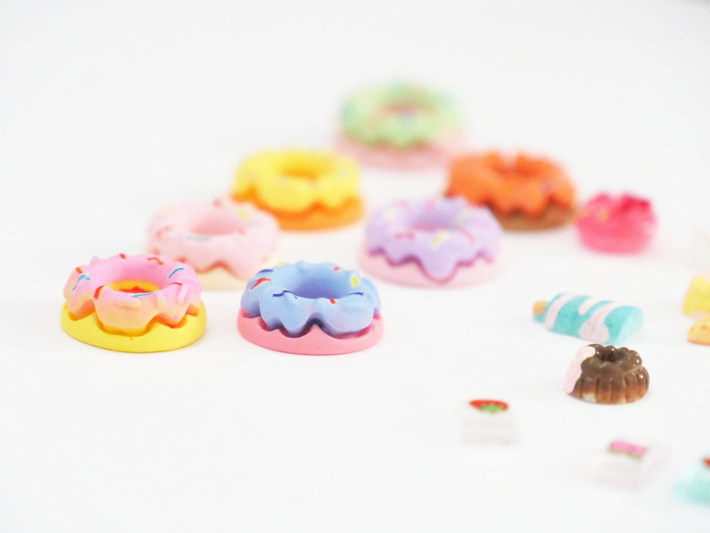 Miniature Donut Candy Sweets Nail Decal/ 3D Doll Afternoon Tea Charms / Chocolate Ice Cream Dessert Accessories Nail crafts