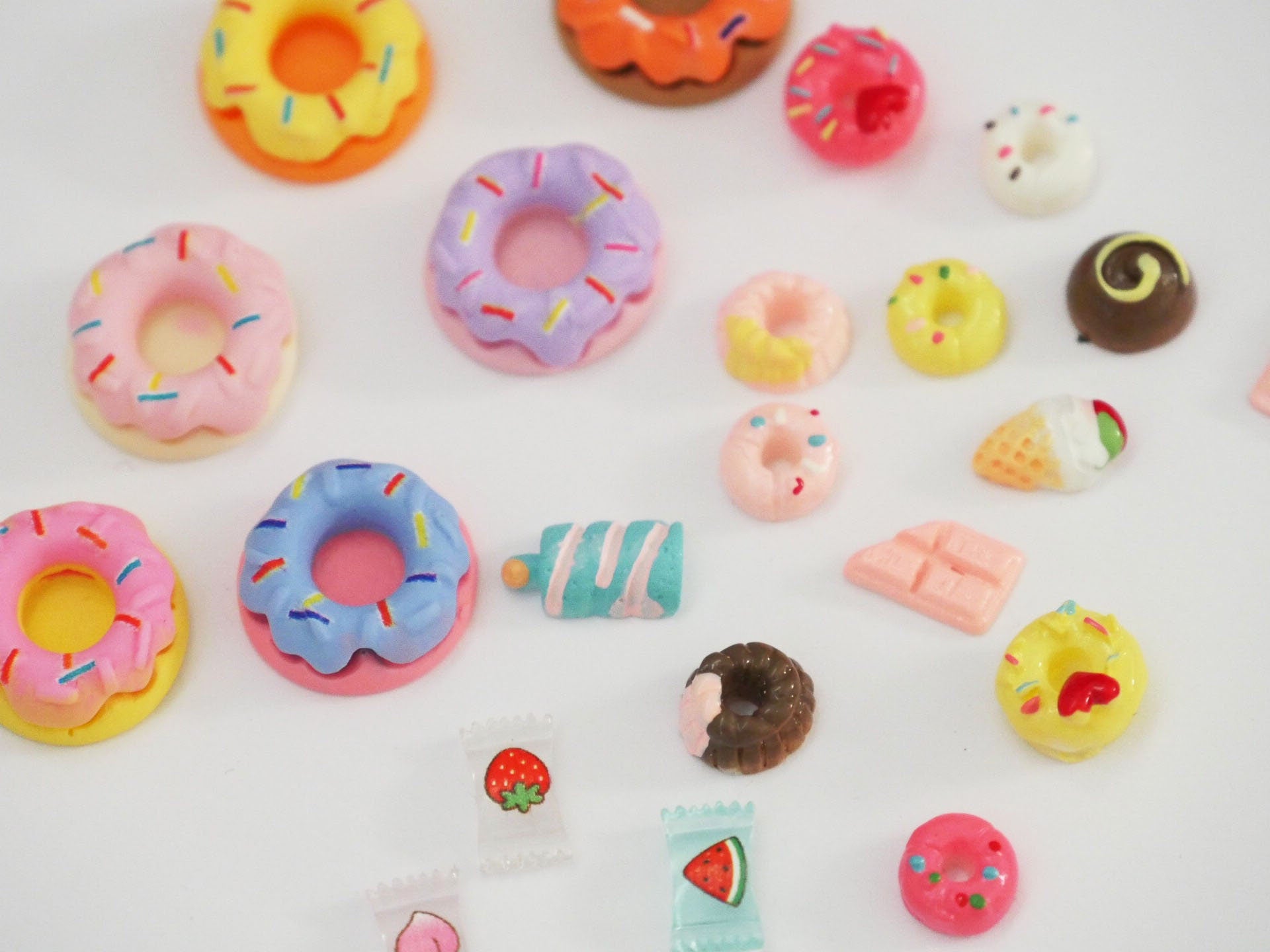 Miniature Donut Candy Sweets Nail Decal/ 3D Doll Afternoon Tea Charms / Chocolate Ice Cream Dessert Accessories Nail crafts