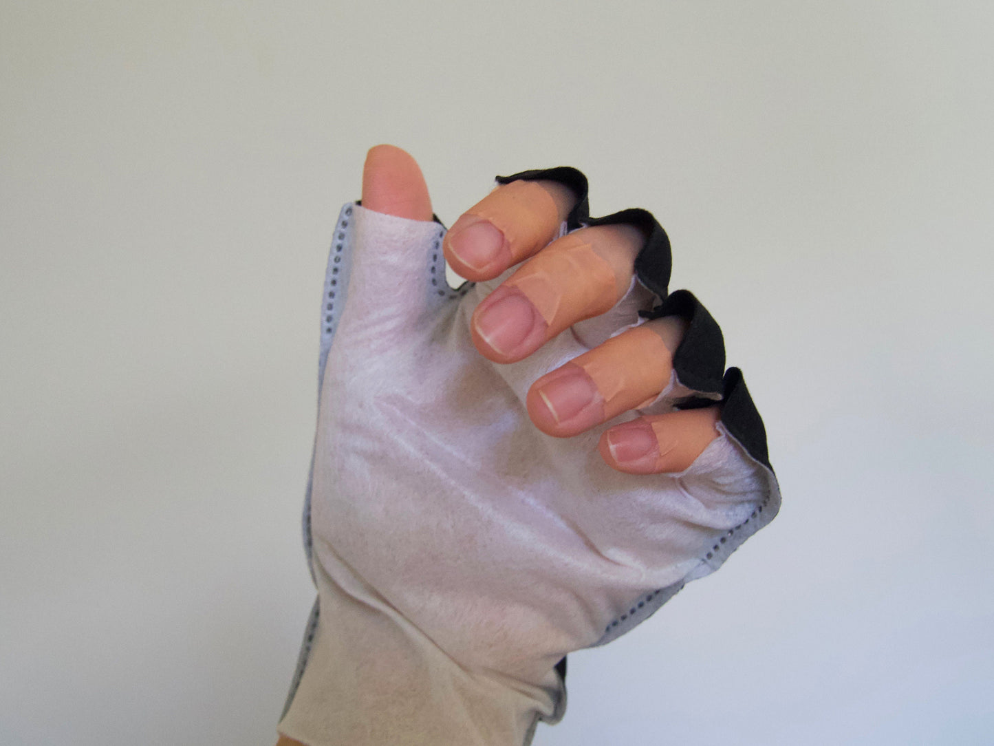 2 pairs UV Resistant Fingerless Gloves