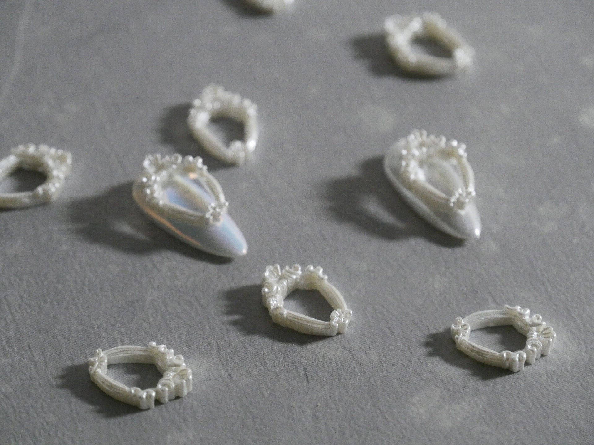 5pcs 3D White Pearly Frame Vintage Nail Decal