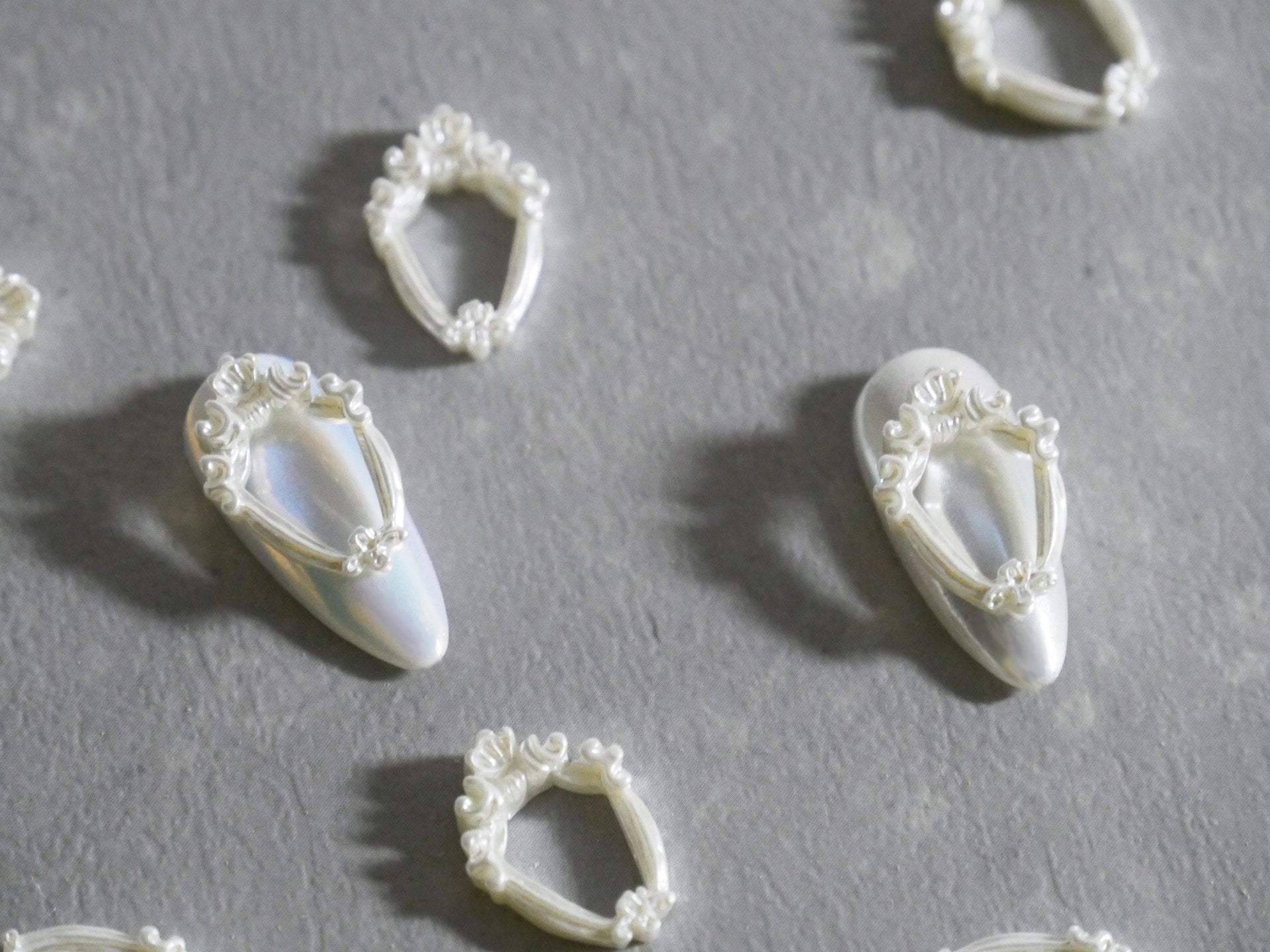 5pcs 3D White Pearly Frame Vintage Nail Decal