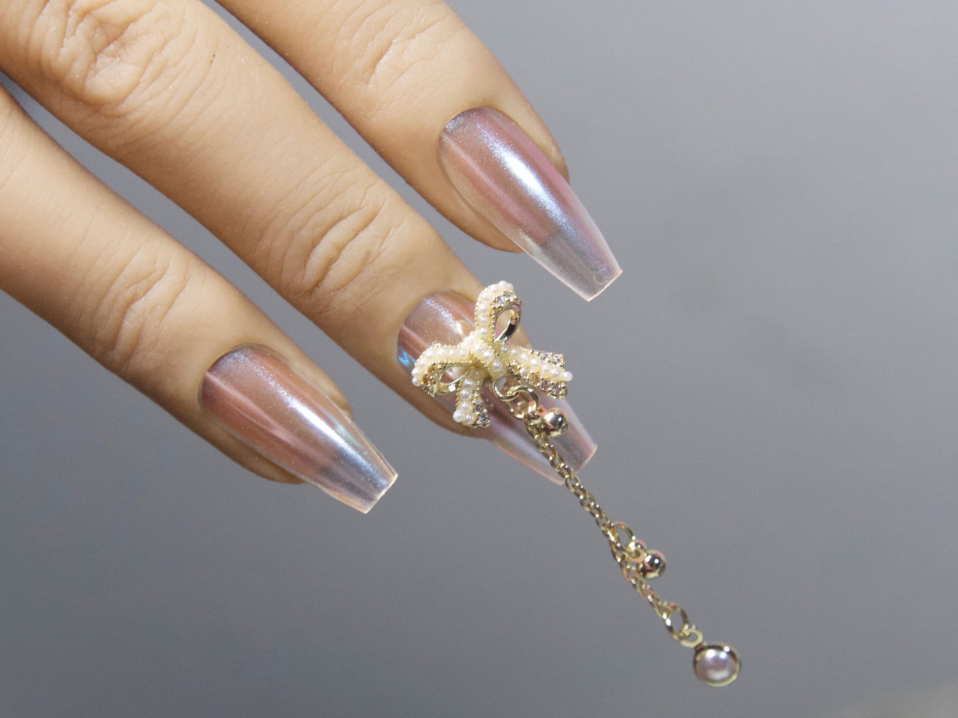 Exquisite Bow tie Nail Jewelry Gold Chain with Pearls