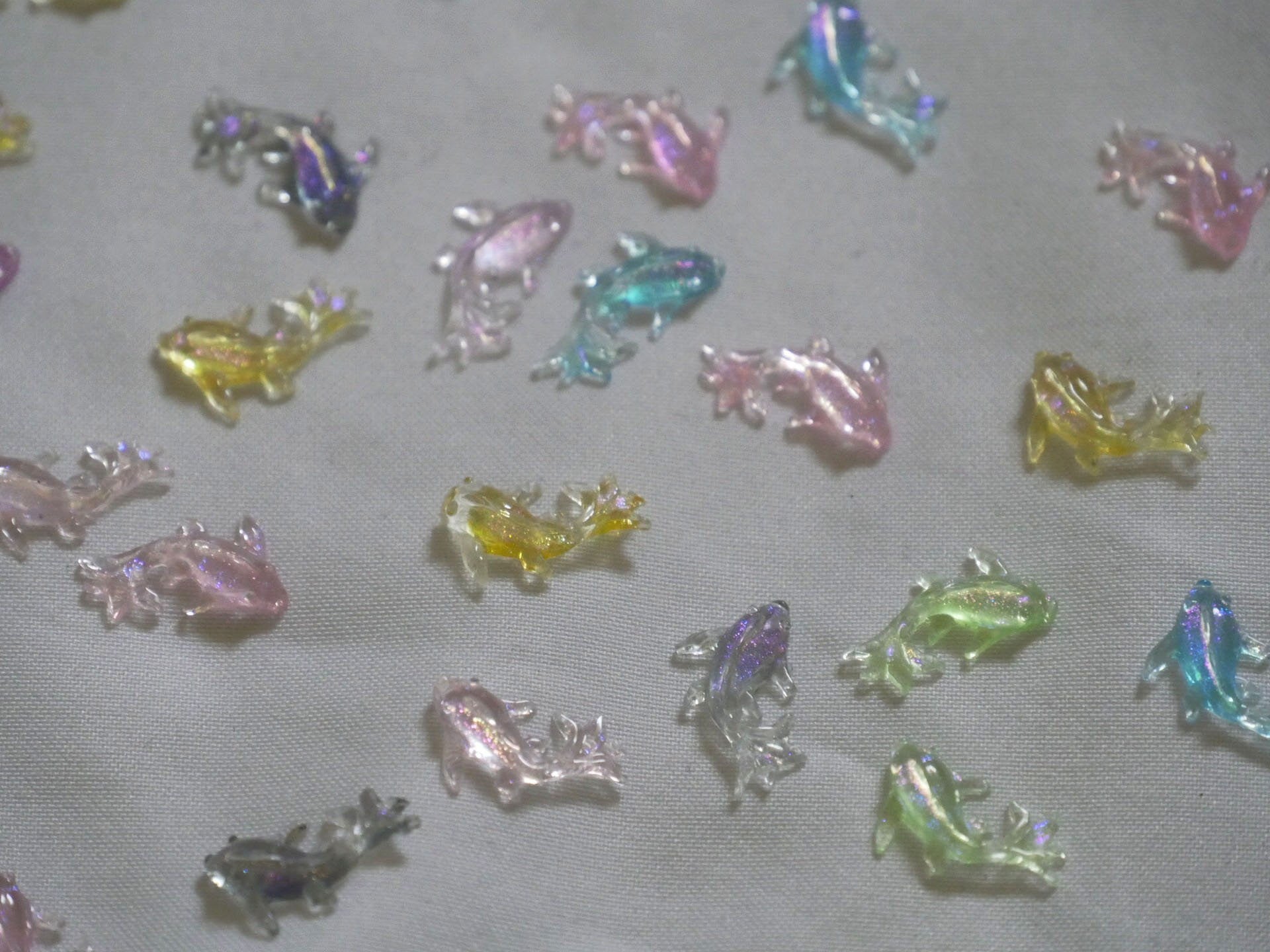20pcs Polar light Translucent Fish Nail Art Studs