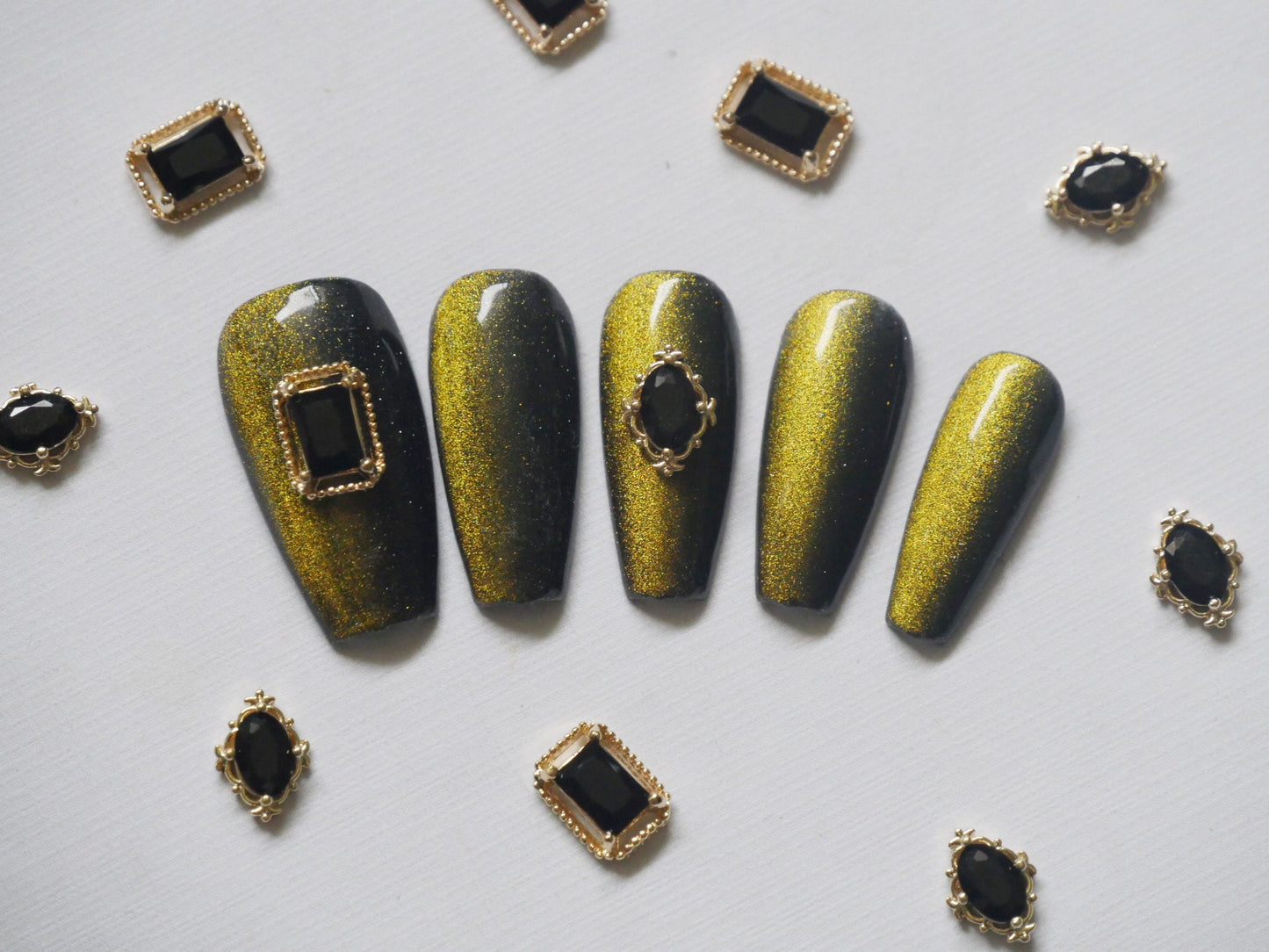 2pcs 3D Black Zircon Gemstone Nail Emerald Diamond Decals/ Gold Framed Royal Rococo Vintage Rhinestone Nail deco Supplies