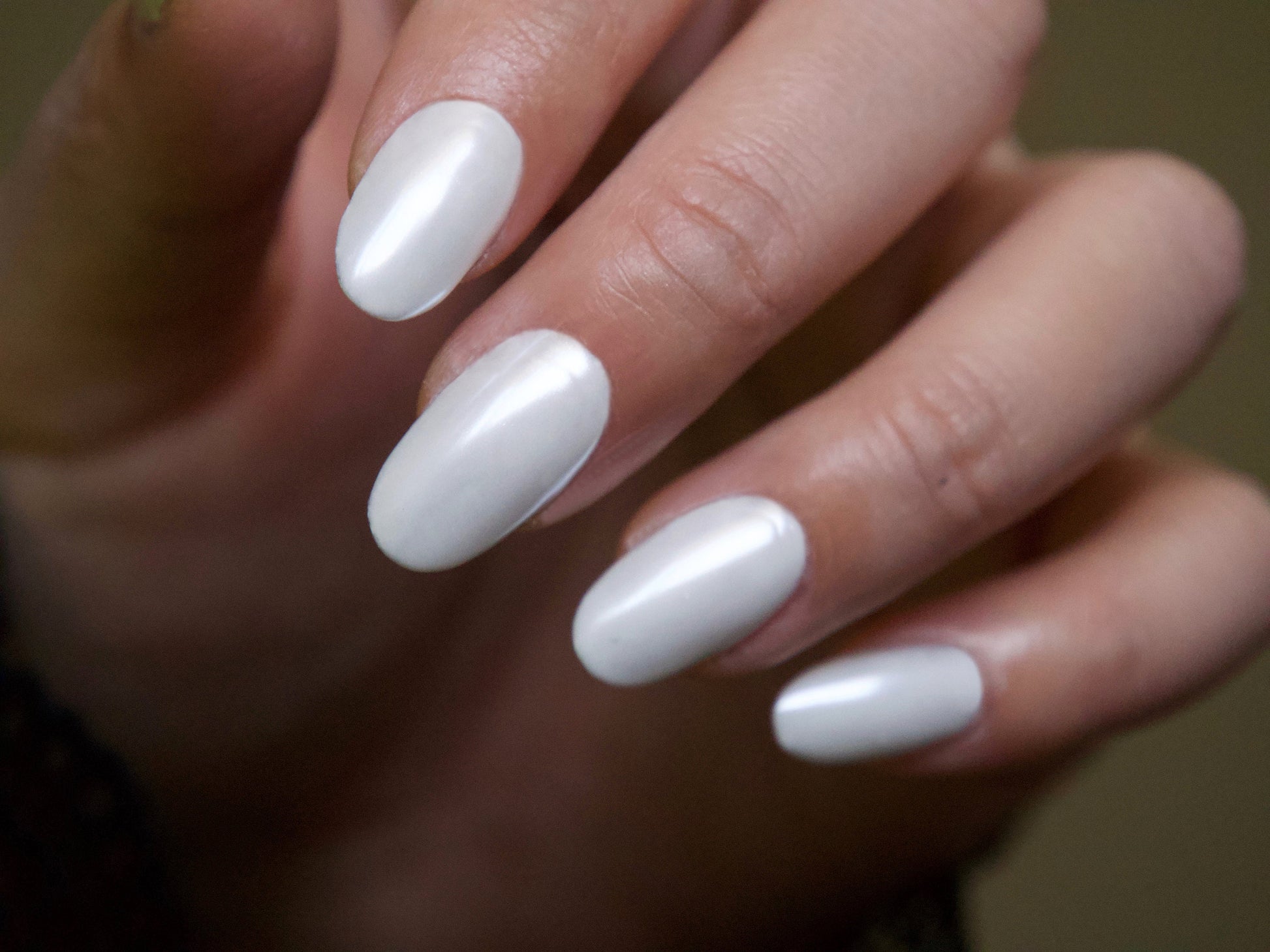 White Pearlescent Glow Chrome Nail Powder Mirror Effect/ Glazed Donut Nails Moonlight Effect Pigment Powder for Nail art