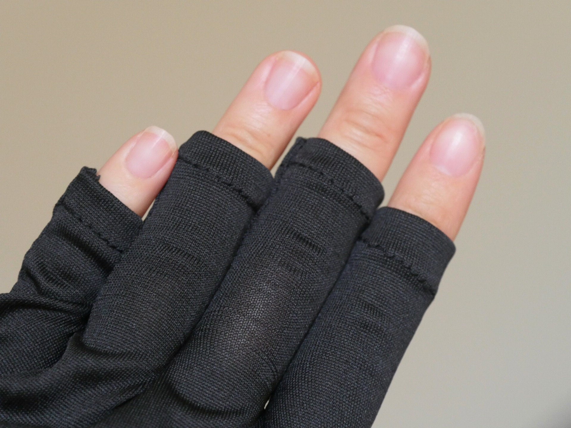 1 pair UV Resistant Knitted Fingerless Gloves