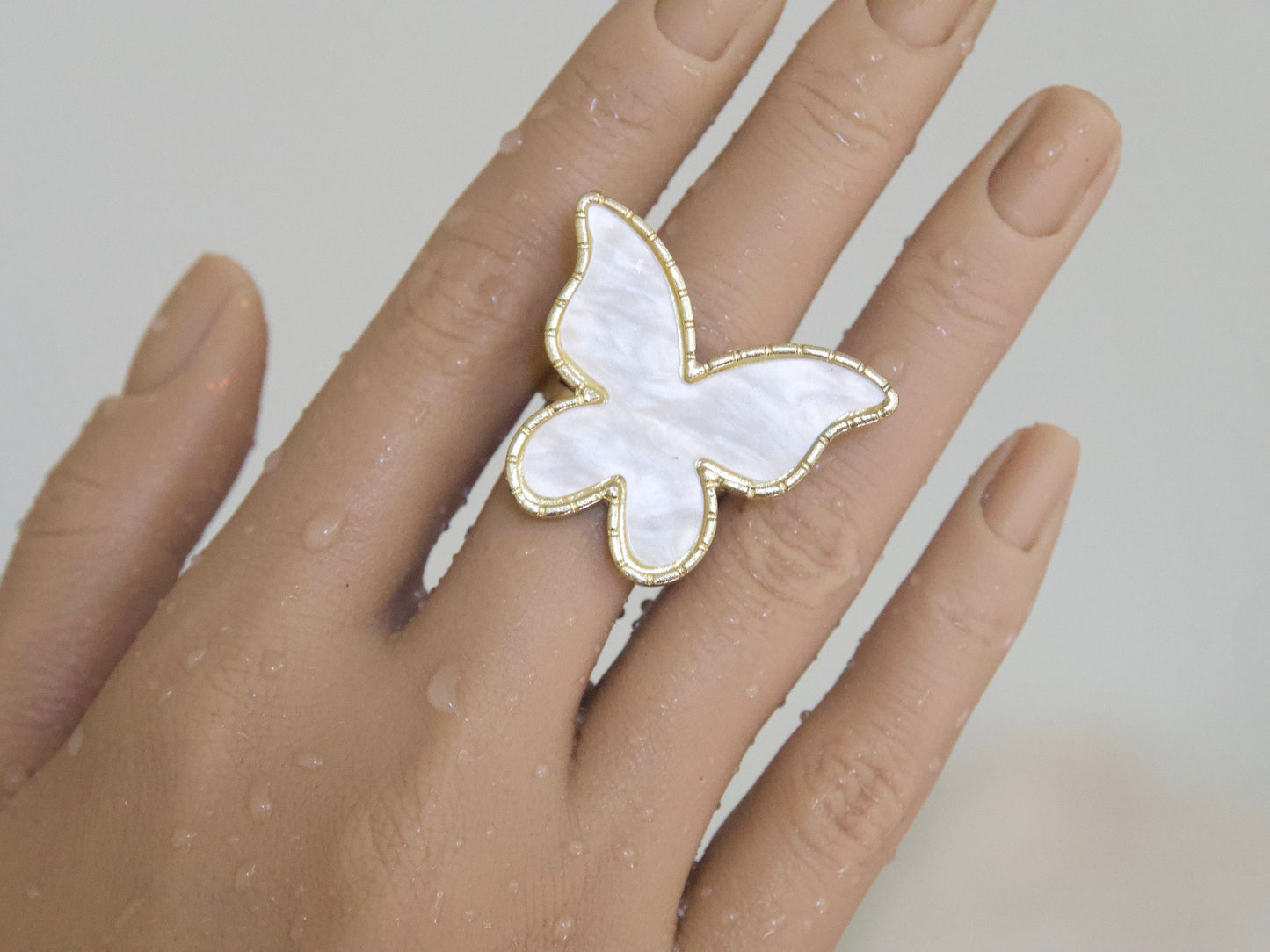 Butterfly Mother Shell Painting Palette Ring/ Golden Edged Finger Dishes Color Mixing Gel Polish Paint Tool/ White Pearlescent Nail Supply