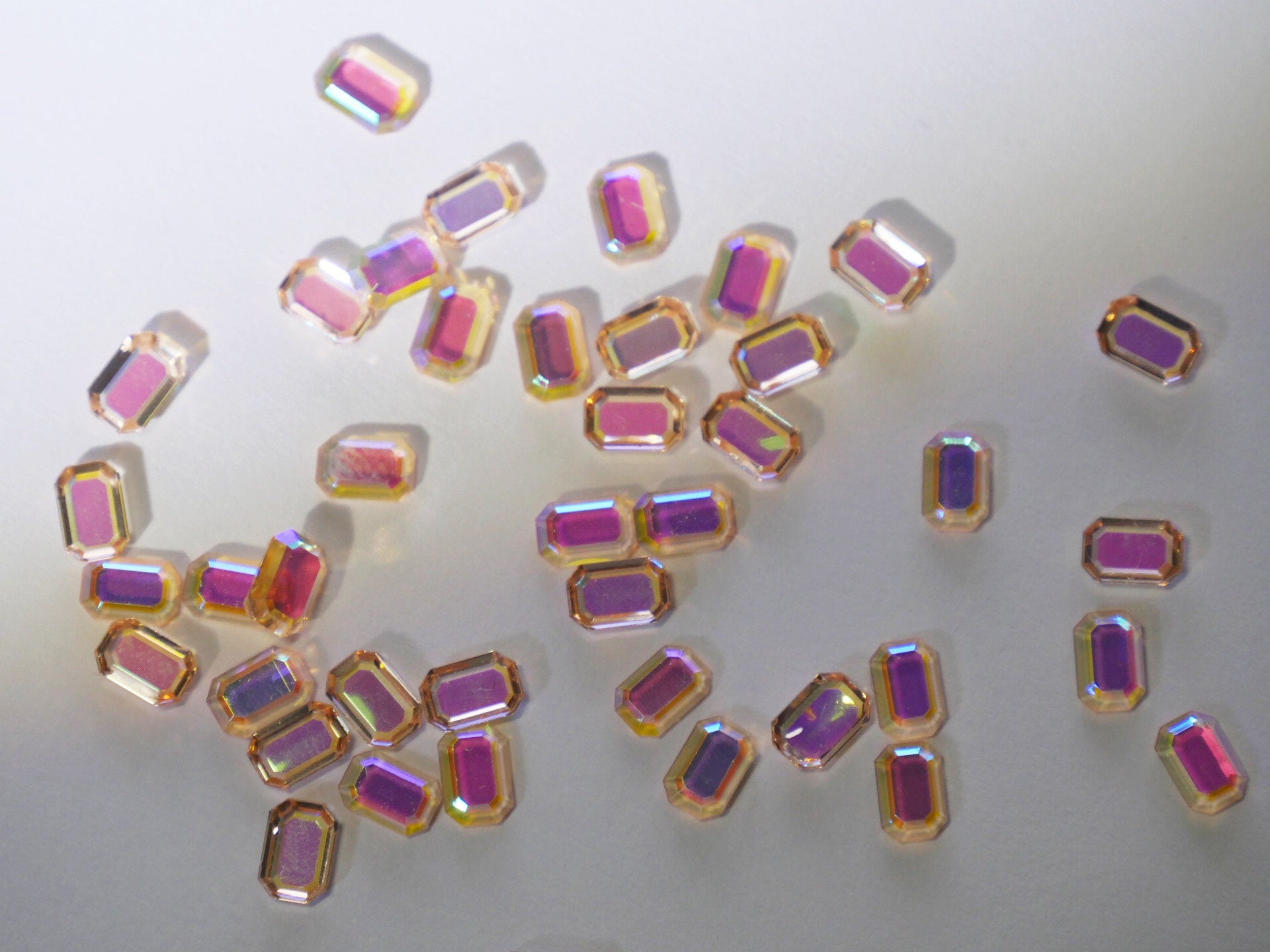 20pcs Aurora Emerald Nail Deco/ Shining Polar Light Iridescence Crystal 3D Rhinestones/ Nail design art Candy sugar cube charm