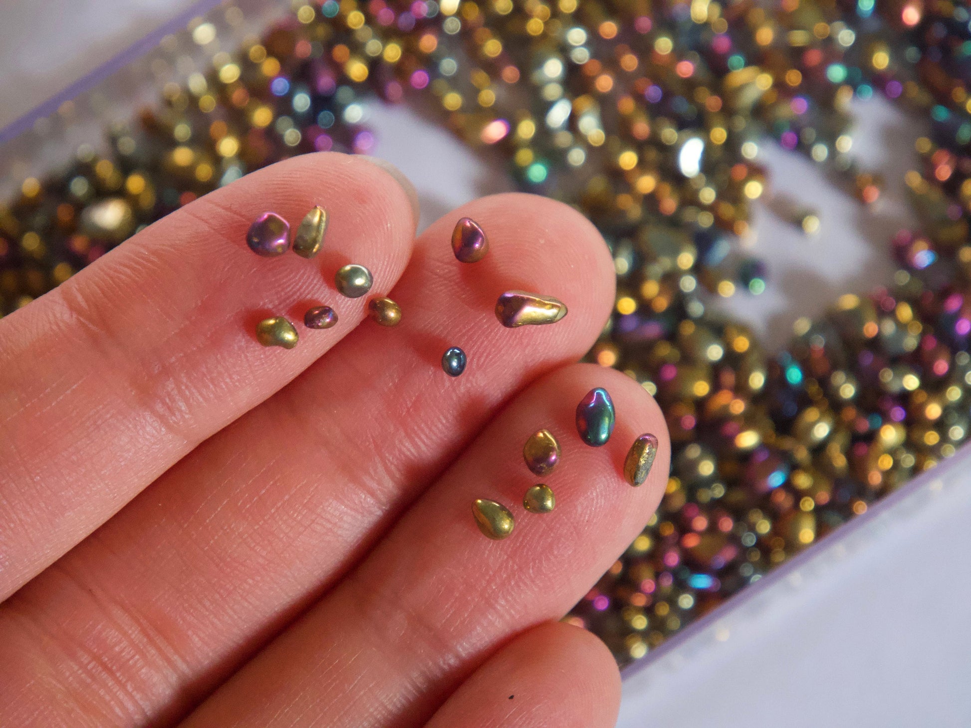 10g Irregular Electroplated Paint Chameleon Stones/ Holographic Rainbow Iridescent Beads/ Colorful Bubble rocks/ Nail art & Crafts Deco