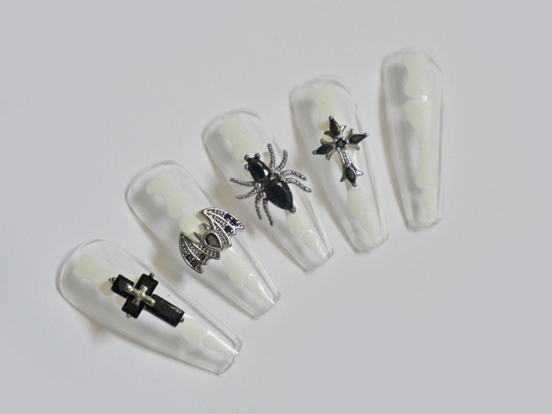 4pcs Black Zircon Spider Cross Bat Nail Decals/ Spooky Darkness Witch Nail DIY/ Horror Party Halloween 3D Punk Nail Jewelry Charms