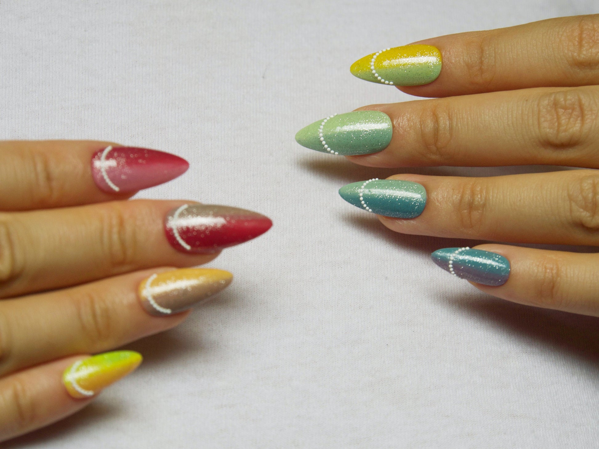 White Dots Smile Arch nail sticker