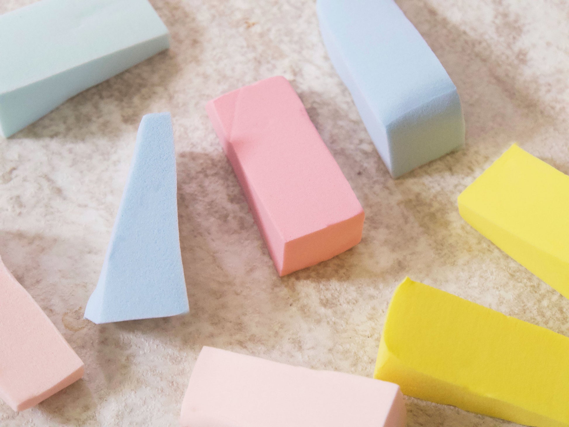 5pcs Triangle Sponge for Ombre Gradient Nail Art/ Color Fading Ombré Shade Latex Free Foam Cosmetic Wedges Sponges