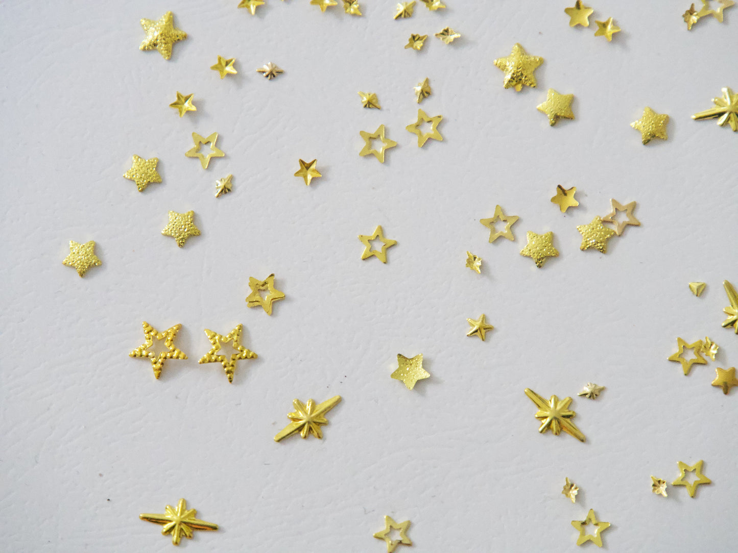 100pcs Gold Star Rivet Nail Decals/ Christmas Starry Theme Nail Supply Metallic Studs / Golden Quadrangular Stars Miniature